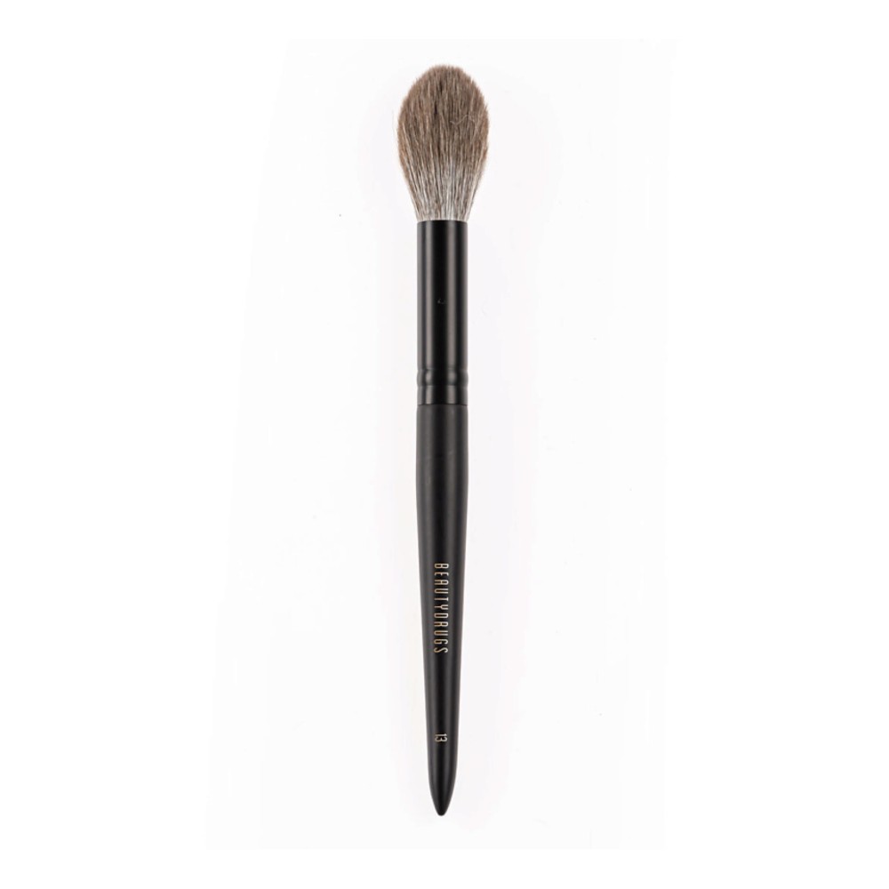 Кисть для нанесения сухих текстур Makeup Brush 13 Hughlight Brush BEAUTYDRUGS — фото и цены