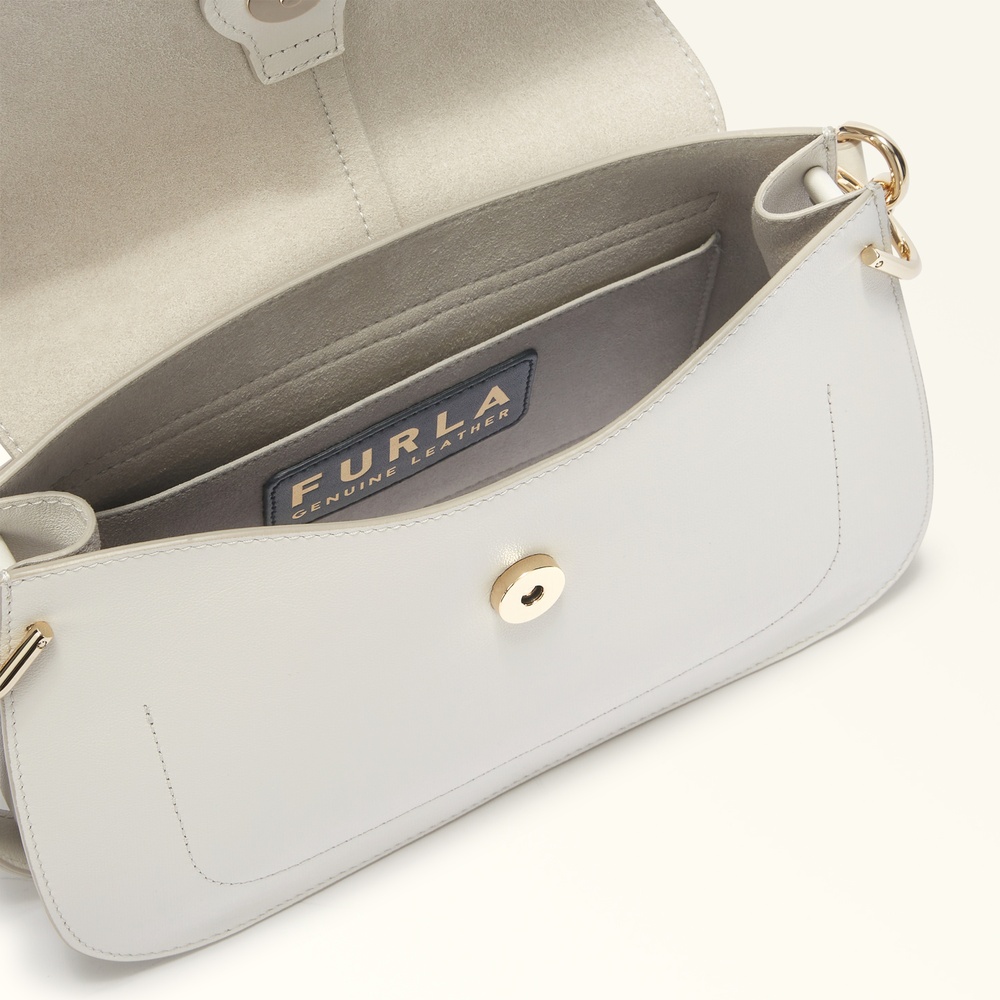 сумка кожаная Flow M Furla — фото и цены