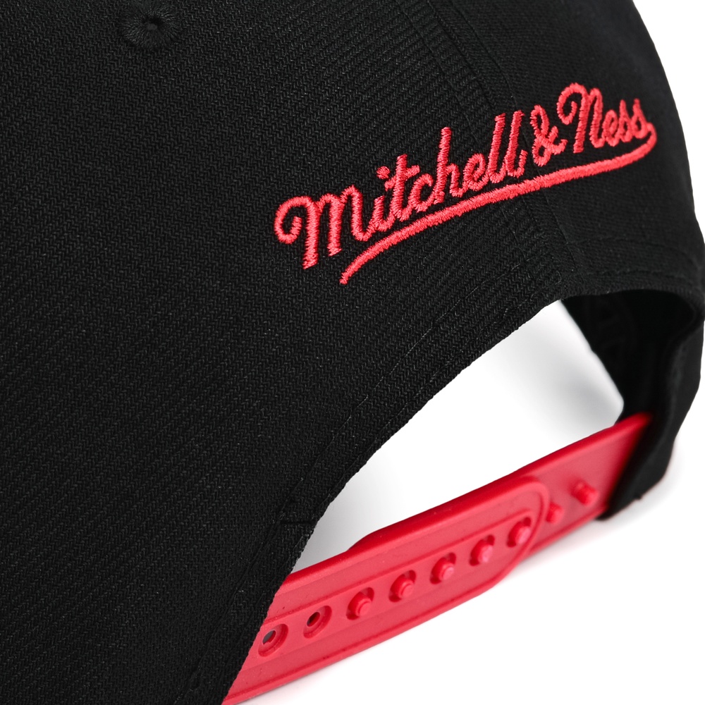 Бейсболка Chicago Blackhawks Retro Lock Up MITCHELL&NESS — фото и цены