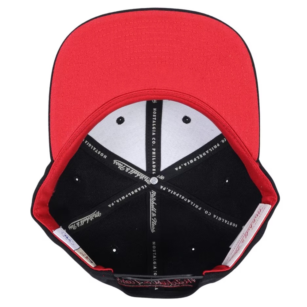 Бейсболка Born and bred snapback MITCHELL&NESS — фото и цены