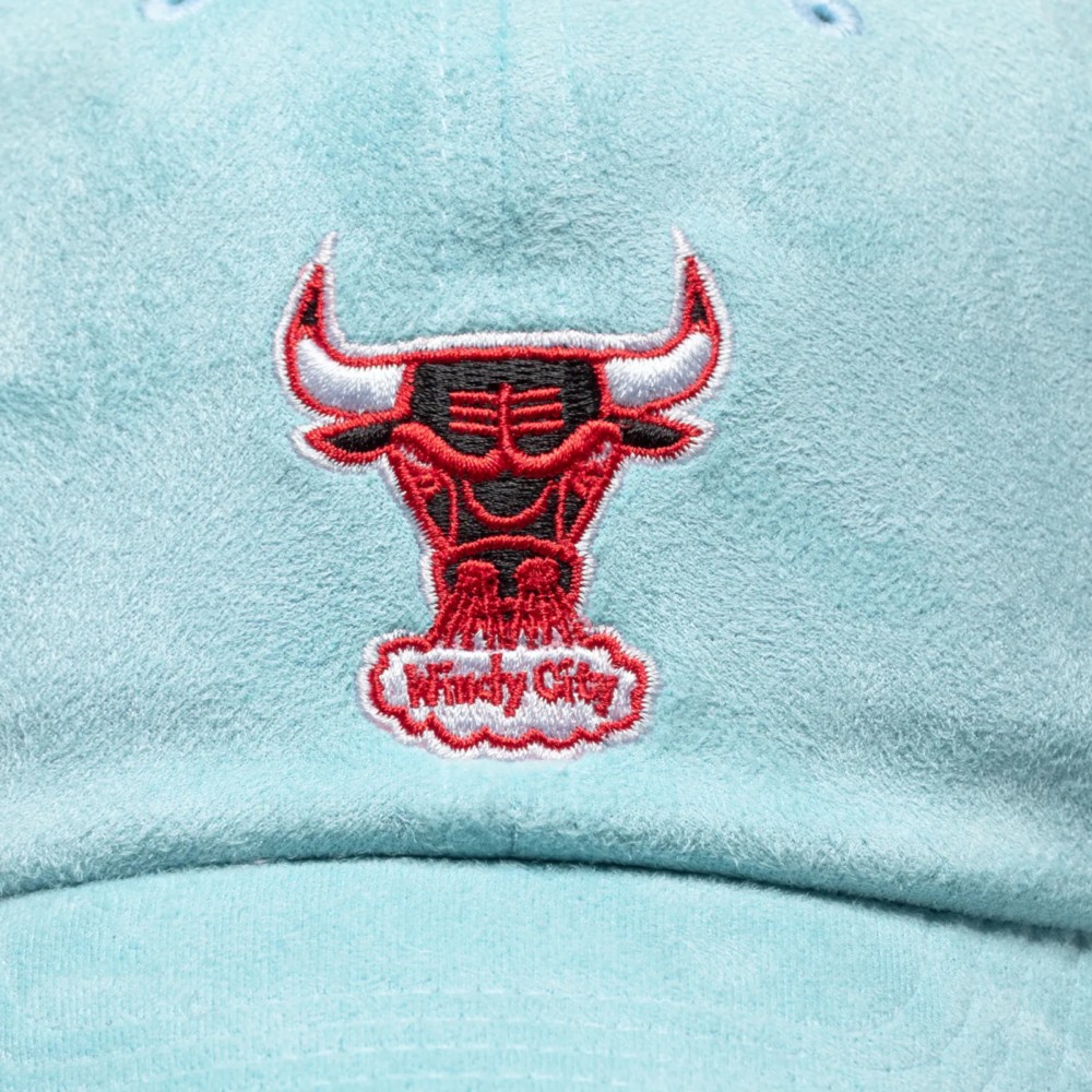 бейсболка Suede Dad Strapback Chicago Bulls MITCHELL&NESS — фото и цены