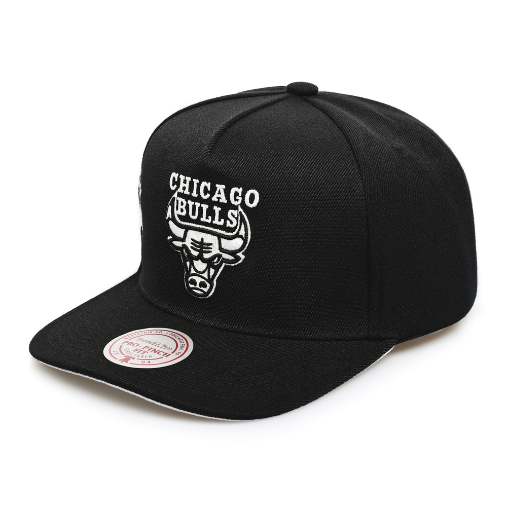 MITCHELL&NESSБейсболка Chicago Bulls