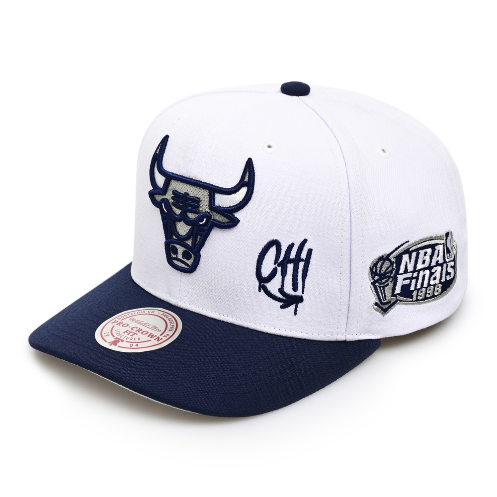 MITCHELL&NESSБейсболка Chicago Bulls