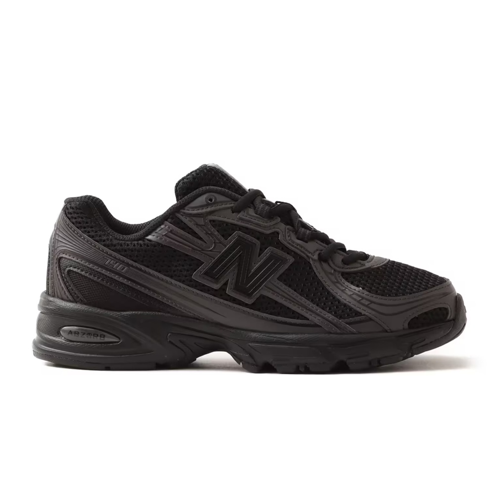 New Balanceкроссовки 740