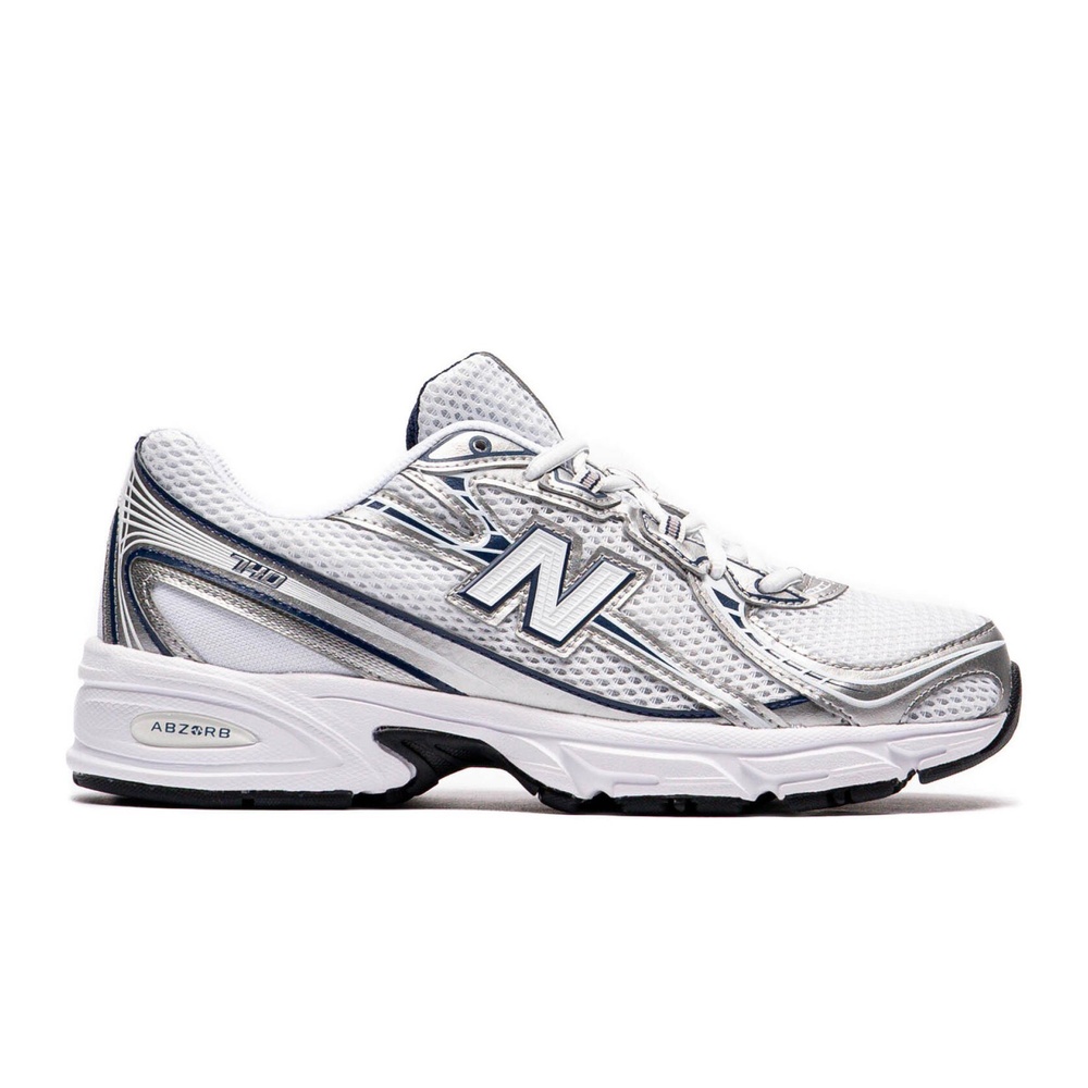 New Balanceкроссовки 740