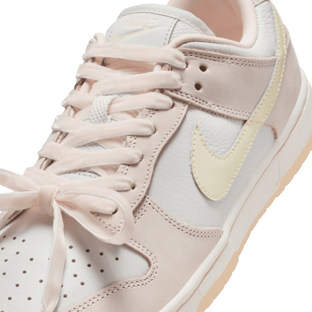 кроссовки Dunk Low Light «Soft Pink» Nike — фото и цены