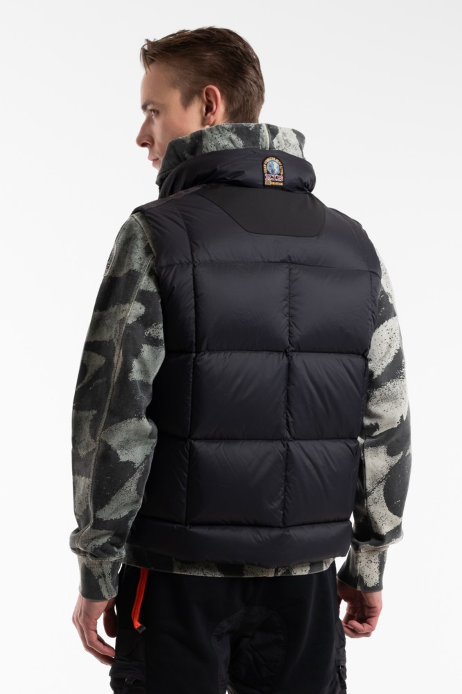 жилет пуховый Parajumpers — фото и цены