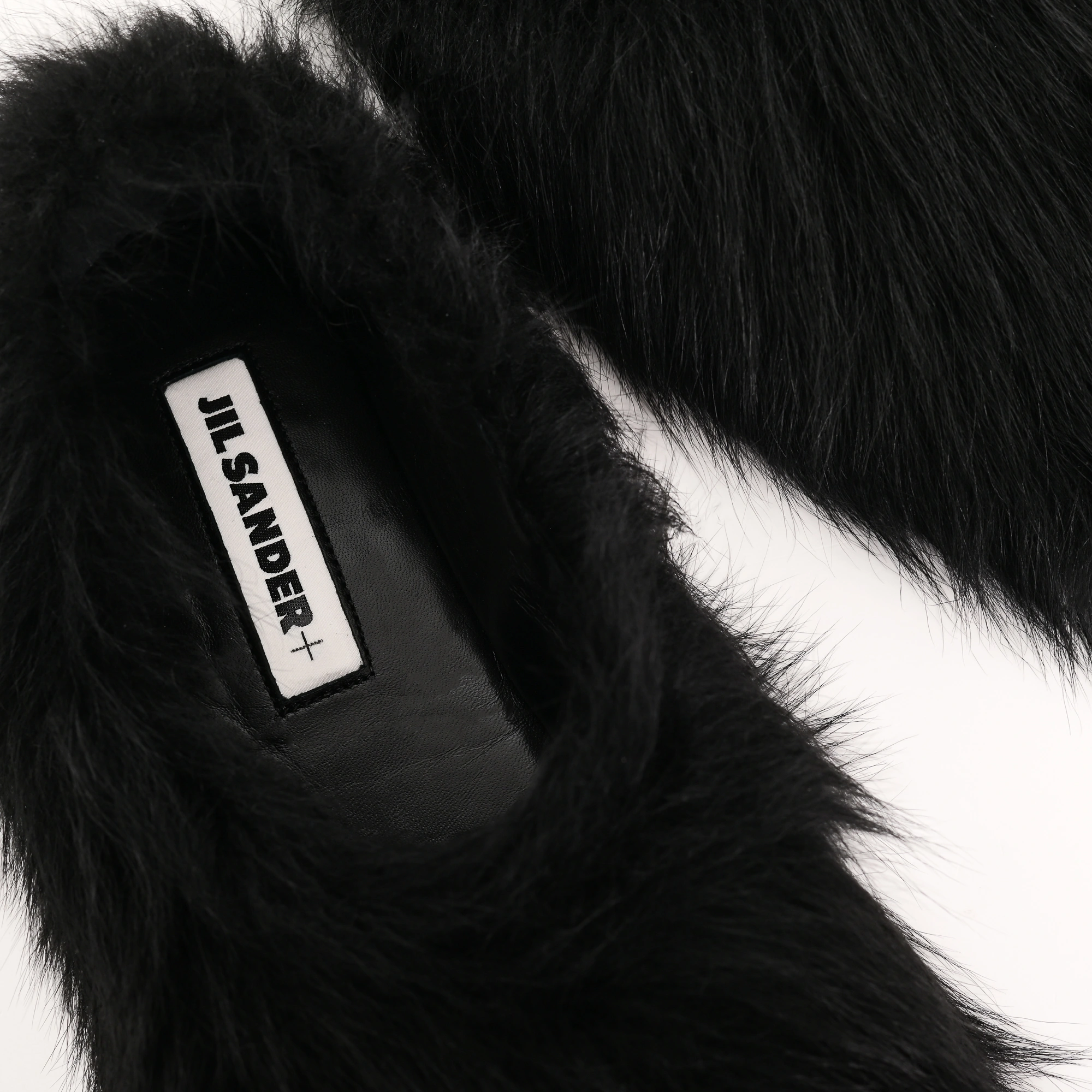 Лободаның жалаңаш сиськилері